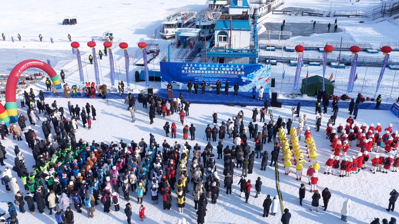 Состоялась гонка на лодках-драконах на льду «ХПУ-Кембридж-Оксфордский кубок»